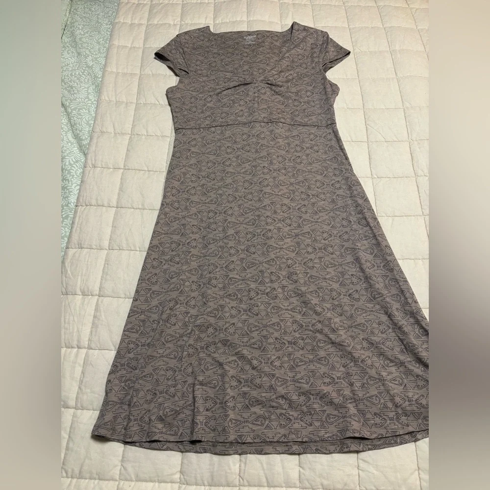 Cap-Sleeve Brown V-Neck Textured Women's Dress